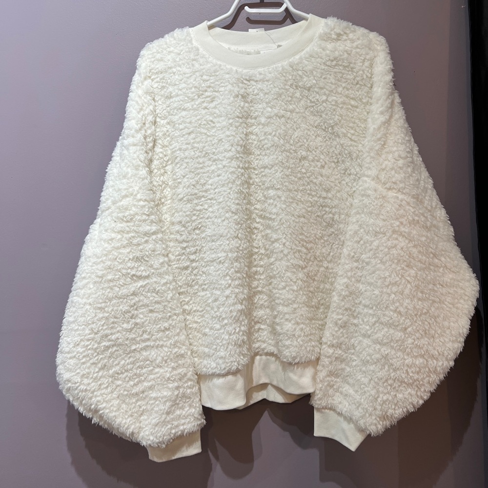 Gap brand new with tags *SOFTEST SWEATER EVER*​